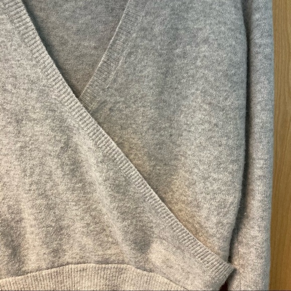 MADEWELL Sz XS Faux Wrap Alpaca Nylon Blend Light Grey Super Soft Sweater - Picture 3 of 5